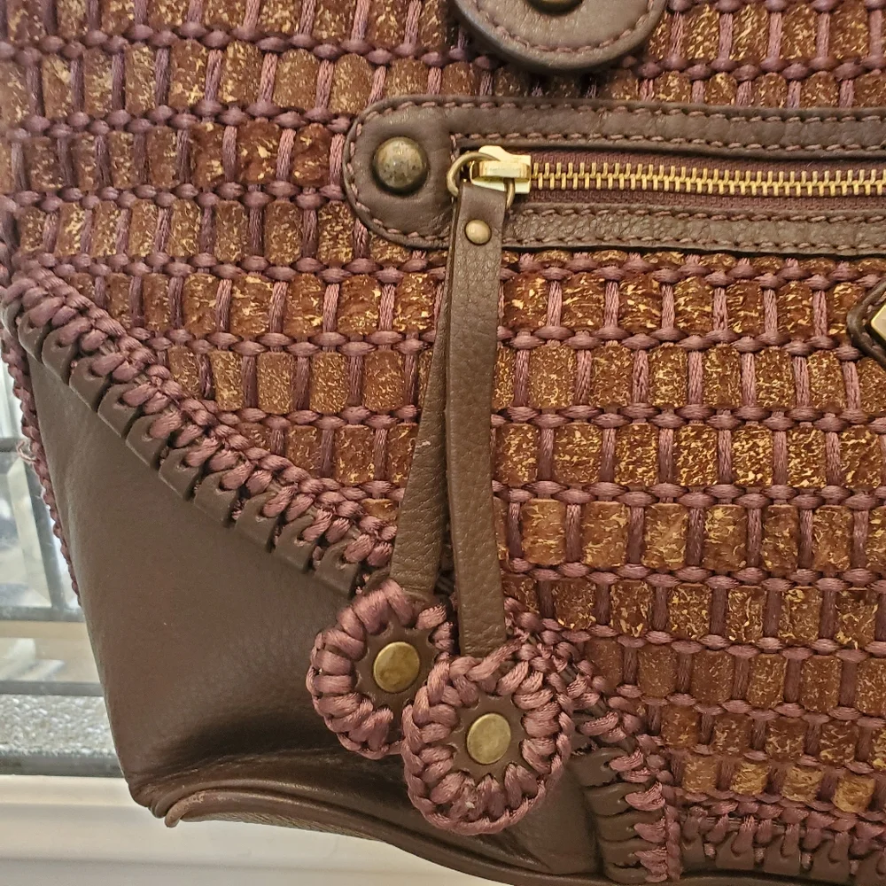 ISABELLA FIORE Leather Woven Large Shoulder Bag Handbag Brown